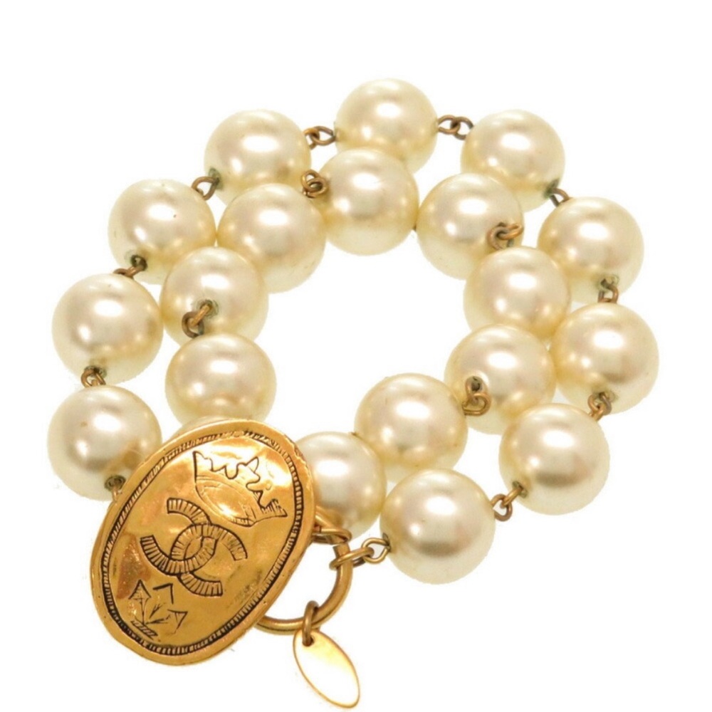 Chanel vintage royal crown faux pearl gold bracelet